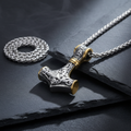 Mjölnir – Stein Frontansicht